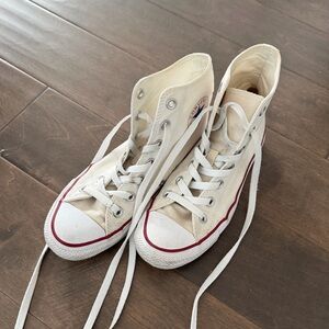 White/Off-White Converse Chuck Taylor High Top Women’s 7/Men’s 5